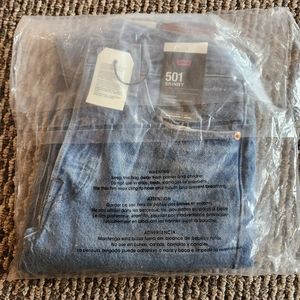 Nwt womens Skinny We Talk 501 jeans 25x28